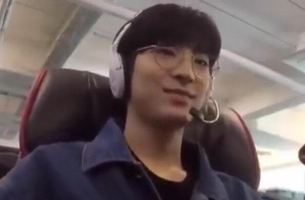 wonwoo gamer mode [glasses headphones]